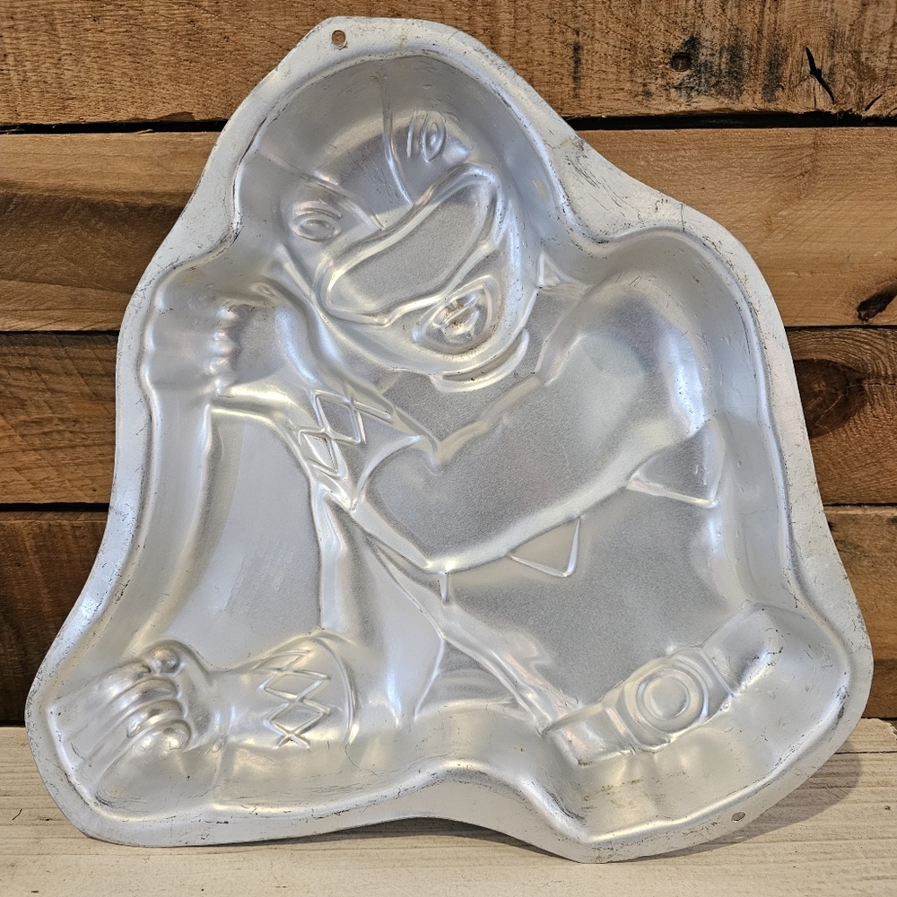 Vintage '94 Wilton x Saban "Mighty Morphin Power Rangers" aluminum cake pan - Picture 3 of 8